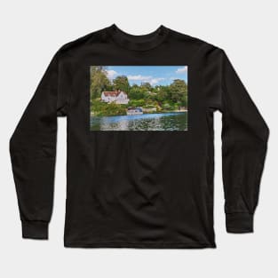 Living Beside the River Thames Long Sleeve T-Shirt